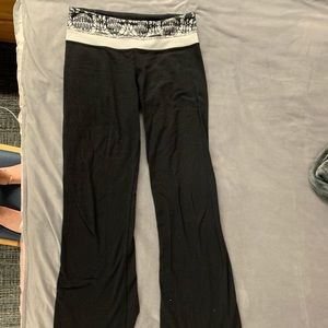 Lululemon black yoga pants